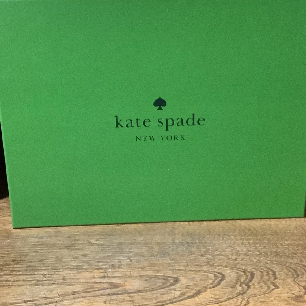 Kate Spade Beige Knit Accessory Set